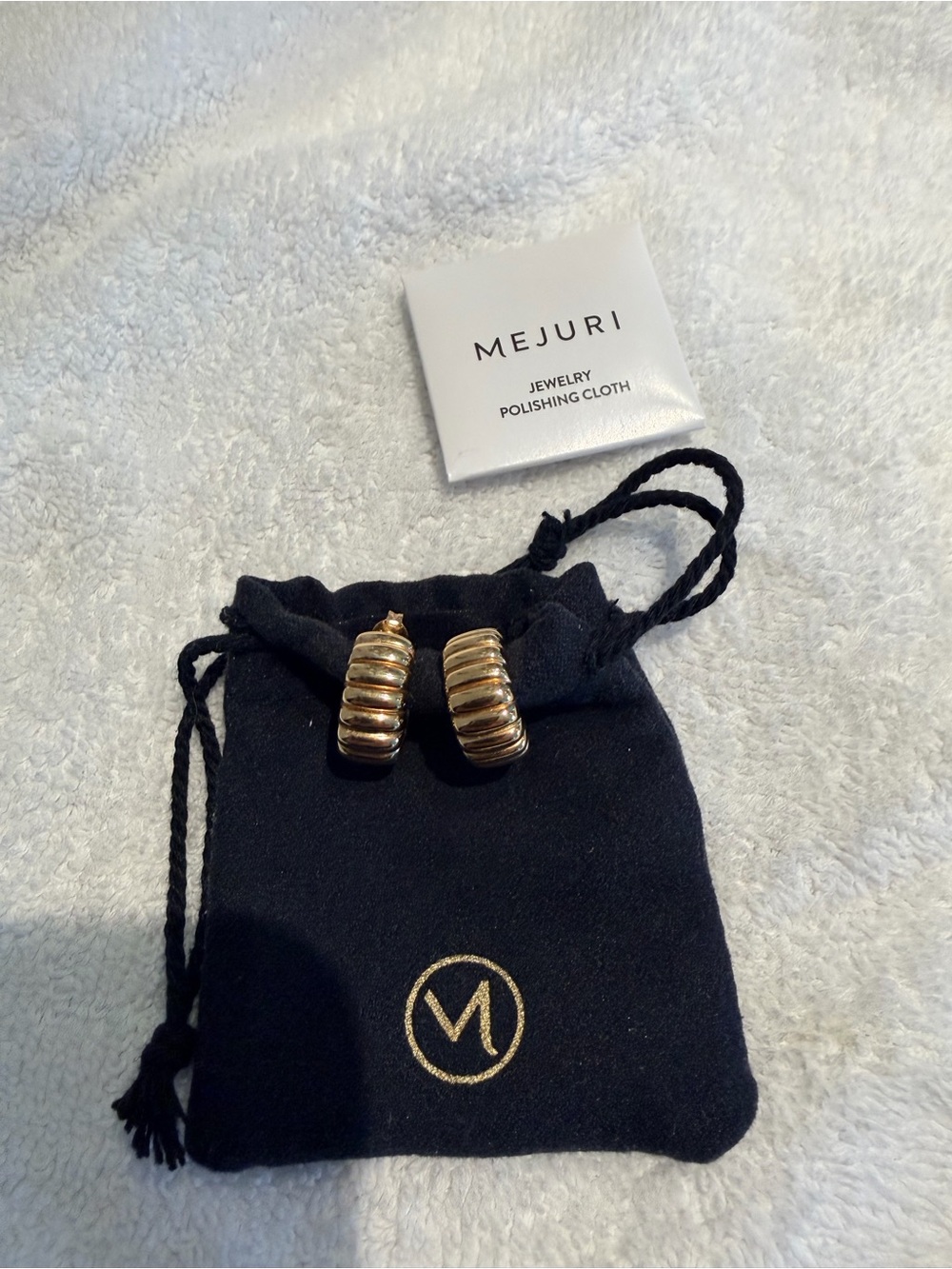 Mejuri Charlotte Gold Vermeil Scalloped Hoop Earrings